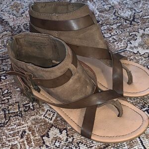 Brown Suede Gladiator Women's Sandals Route 66 Size 9